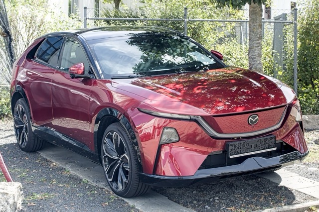 Mazda CX-6e