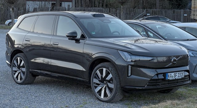 Volvo EX90
